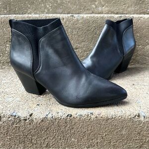 Bella~Vita Black Leather Ankle Booties 9M Pointed Toe Block Heel Chelsea